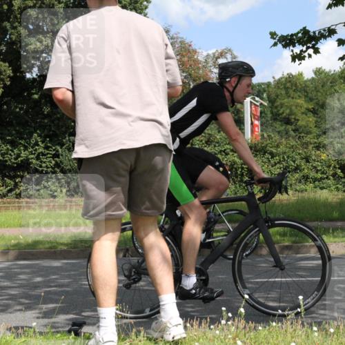 10.08.2025 - GEWOBA Citytriathlon Bremen Yannick Fuchs http://msf.ph/oto/8568432 10.08.2025 12:57:45 Radfahren 650, 660, 690, 825, 853, 869, 1018 meine-sportfotos.de