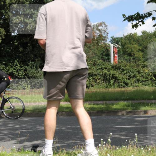10.08.2025 - GEWOBA Citytriathlon Bremen Yannick Fuchs http://msf.ph/oto/8568433 10.08.2025 12:57:46 Radfahren 650, 660, 671, 690, 825, 853, 869, 1018 meine-sportfotos.de