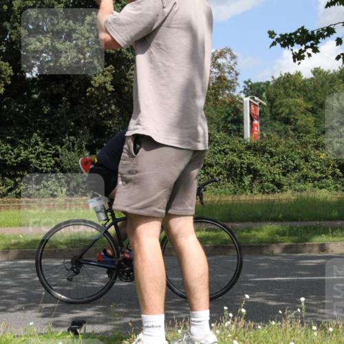 10.08.2025 - GEWOBA Citytriathlon Bremen Yannick Fuchs http://msf.ph/oto/8568436 10.08.2025 12:57:47 Radfahren 650, 660, 671, 690, 825, 853, 869, 1018 meine-sportfotos.de