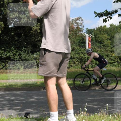 10.08.2025 - GEWOBA Citytriathlon Bremen Yannick Fuchs http://msf.ph/oto/8568440 10.08.2025 12:57:48 Radfahren 650, 660, 671, 825, 853, 869, 1018 meine-sportfotos.de