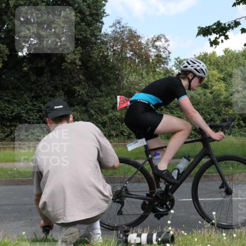 10.08.2025 - GEWOBA Citytriathlon Bremen Yannick Fuchs http://msf.ph/oto/8568465 10.08.2025 12:58:04 Radfahren 650, 660, 671, 813, 920 meine-sportfotos.de
