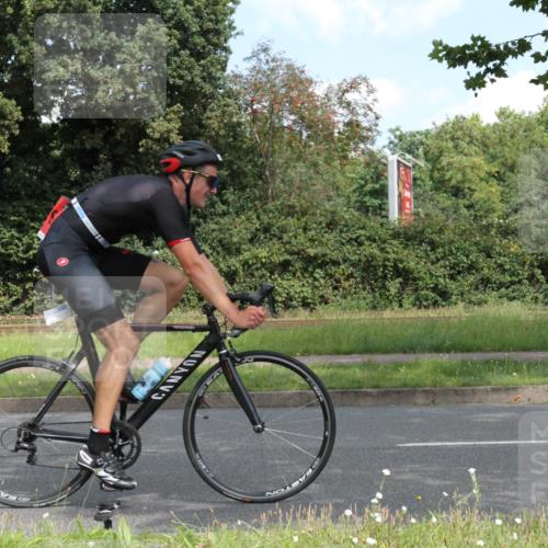 10.08.2025 - GEWOBA Citytriathlon Bremen Yannick Fuchs http://msf.ph/oto/8568472 10.08.2025 12:58:17 Radfahren 619, 726, 813 meine-sportfotos.de