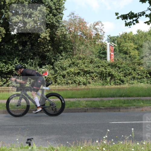 10.08.2025 - GEWOBA Citytriathlon Bremen Yannick Fuchs http://msf.ph/oto/8568474 10.08.2025 12:58:27 Radfahren 609, 619, 726, 795 meine-sportfotos.de