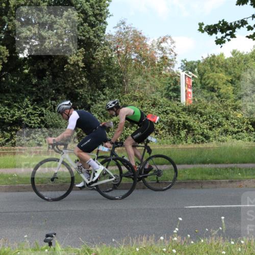 10.08.2025 - GEWOBA Citytriathlon Bremen Yannick Fuchs http://msf.ph/oto/8568477 10.08.2025 12:58:29 Radfahren 609, 619, 726, 795, 870 meine-sportfotos.de