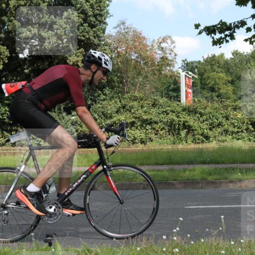 10.08.2025 - GEWOBA Citytriathlon Bremen Yannick Fuchs http://msf.ph/oto/8568483 10.08.2025 12:58:39 Radfahren 609, 762, 795, 802, 870, 910 meine-sportfotos.de