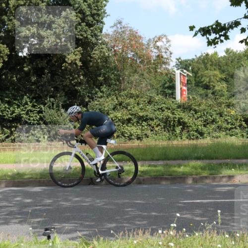 10.08.2025 - GEWOBA Citytriathlon Bremen Yannick Fuchs http://msf.ph/oto/8568489 10.08.2025 12:58:50 Radfahren 602, 609, 705, 762, 795, 802, 870, 885, 910, 921, 1038 meine-sportfotos.de