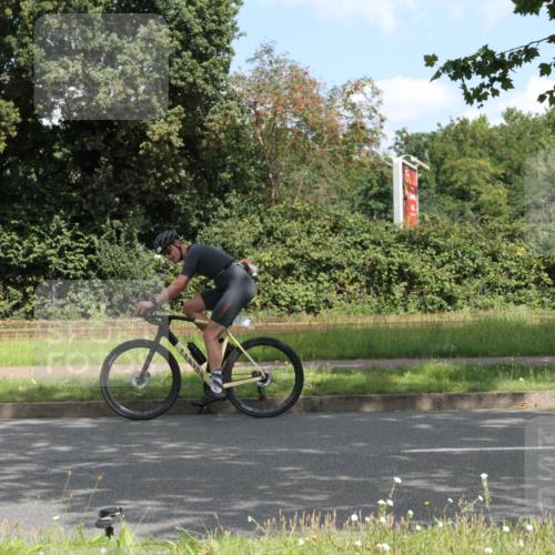 10.08.2025 - GEWOBA Citytriathlon Bremen Yannick Fuchs http://msf.ph/oto/8568491 10.08.2025 12:58:52 Radfahren 602, 705, 762, 802, 870, 885, 910, 921, 1038 meine-sportfotos.de