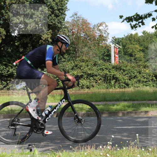 10.08.2025 - GEWOBA Citytriathlon Bremen Yannick Fuchs http://msf.ph/oto/8568492 10.08.2025 12:58:52 Radfahren 602, 705, 762, 802, 870, 885, 910, 921, 1038 meine-sportfotos.de