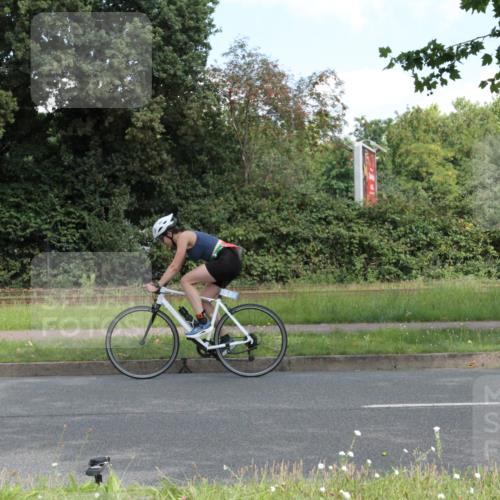 10.08.2025 - GEWOBA Citytriathlon Bremen Yannick Fuchs http://msf.ph/oto/8568496 10.08.2025 12:58:57 Radfahren 602, 705, 762, 885, 910, 921, 1038 meine-sportfotos.de