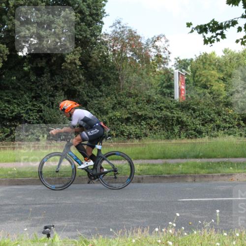 10.08.2025 - GEWOBA Citytriathlon Bremen Yannick Fuchs http://msf.ph/oto/8568497 10.08.2025 12:58:57 Radfahren 602, 705, 762, 885, 910, 921, 1038 meine-sportfotos.de