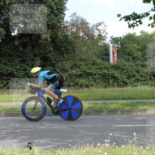 10.08.2025 - GEWOBA Citytriathlon Bremen Yannick Fuchs http://msf.ph/oto/8568500 10.08.2025 12:59:00 Radfahren 596, 602, 705, 762, 885, 921, 1038 meine-sportfotos.de