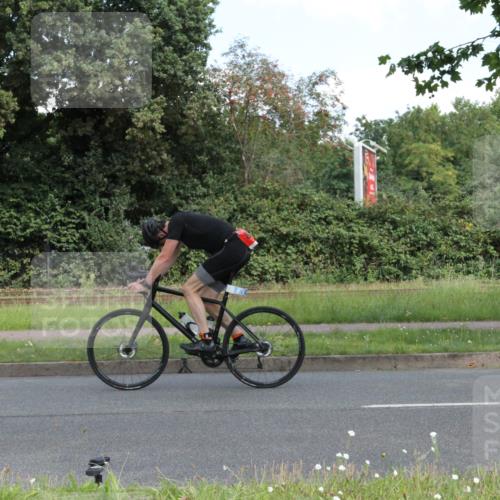 10.08.2025 - GEWOBA Citytriathlon Bremen Yannick Fuchs http://msf.ph/oto/8568506 10.08.2025 12:59:11 Radfahren 596, 611, 709, 710, 846 meine-sportfotos.de