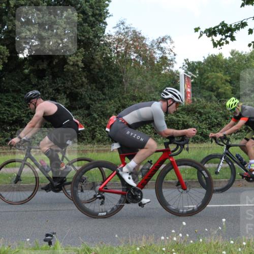 10.08.2025 - GEWOBA Citytriathlon Bremen Yannick Fuchs http://msf.ph/oto/8568514 10.08.2025 12:59:19 Radfahren 596, 606, 611, 709, 710, 846, 899, 975, 978 meine-sportfotos.de