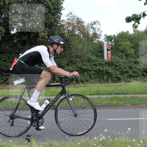 10.08.2025 - GEWOBA Citytriathlon Bremen Yannick Fuchs http://msf.ph/oto/8568517 10.08.2025 12:59:24 Radfahren 596, 606, 611, 709, 710, 846, 899, 975, 978 meine-sportfotos.de