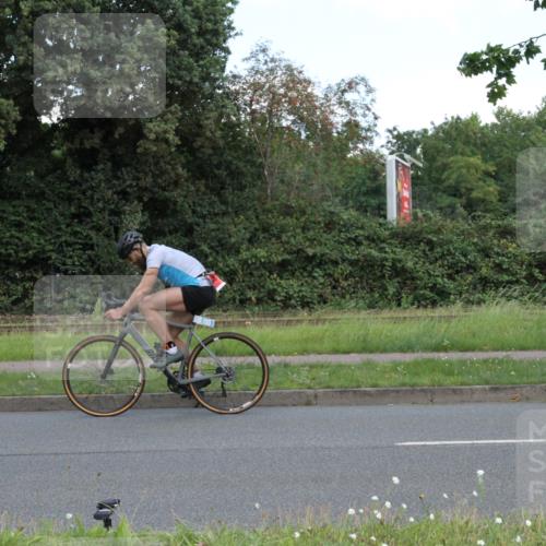 10.08.2025 - GEWOBA Citytriathlon Bremen Yannick Fuchs http://msf.ph/oto/8568522 10.08.2025 12:59:40 Radfahren 595, 644, 698, 850, 889, 907, 949, 975, 978 meine-sportfotos.de