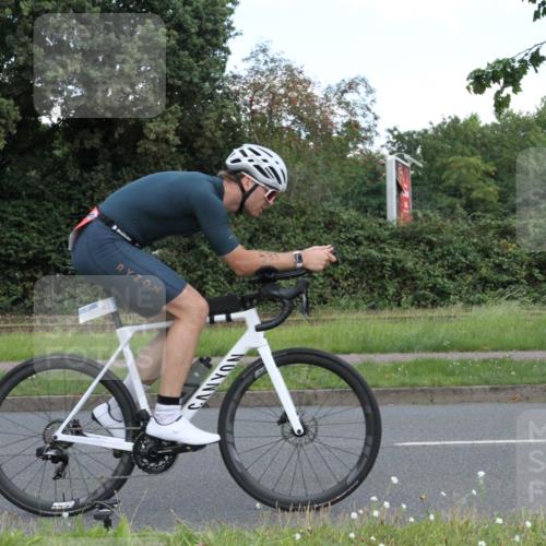 10.08.2025 - GEWOBA Citytriathlon Bremen Yannick Fuchs http://msf.ph/oto/8568523 10.08.2025 12:59:43 Radfahren 595, 614, 623, 628, 644, 698, 850, 889, 907, 934, 949 meine-sportfotos.de