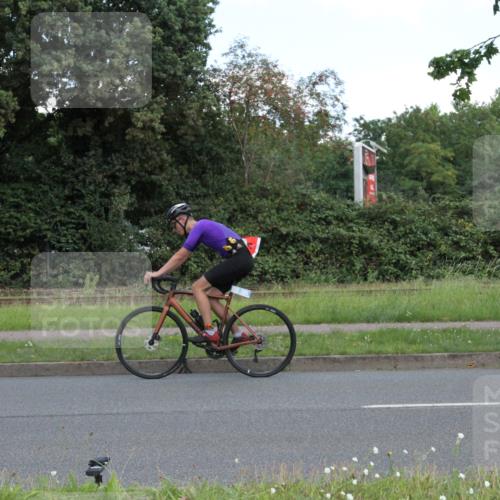 10.08.2025 - GEWOBA Citytriathlon Bremen Yannick Fuchs http://msf.ph/oto/8568525 10.08.2025 12:59:43 Radfahren 595, 614, 623, 628, 644, 698, 850, 889, 907, 934, 949 meine-sportfotos.de