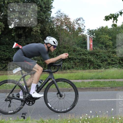 10.08.2025 - GEWOBA Citytriathlon Bremen Yannick Fuchs http://msf.ph/oto/8568535 10.08.2025 12:59:54 Radfahren 595, 614, 623, 628, 644, 698, 835, 850, 871, 889, 907, 934, 949, 1002, 1022, 1030 meine-sportfotos.de