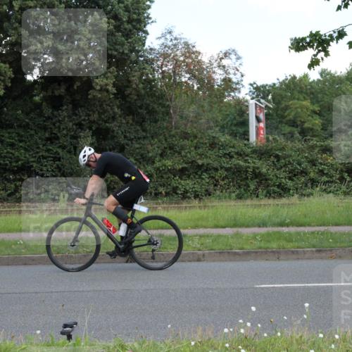 10.08.2025 - GEWOBA Citytriathlon Bremen Yannick Fuchs http://msf.ph/oto/8568544 10.08.2025 13:00:08 Radfahren 628, 652, 803, 835, 848, 871, 983, 1002, 1012, 1022, 1030 meine-sportfotos.de