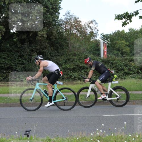 10.08.2025 - GEWOBA Citytriathlon Bremen Yannick Fuchs http://msf.ph/oto/8568549 10.08.2025 13:00:13 Radfahren 652, 665, 803, 835, 848, 871, 983, 1012, 1022, 1030 meine-sportfotos.de