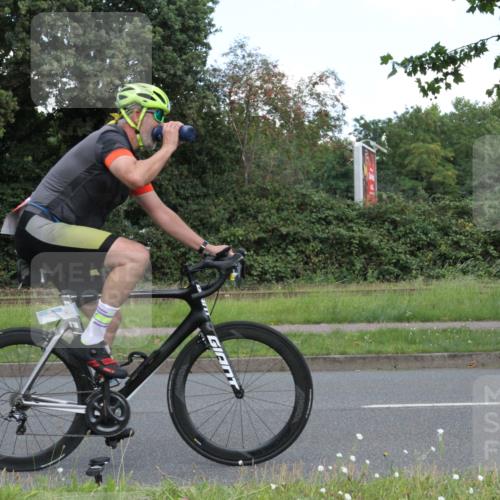 10.08.2025 - GEWOBA Citytriathlon Bremen Yannick Fuchs http://msf.ph/oto/8568554 10.08.2025 13:00:18 Radfahren 652, 665, 803, 848, 983, 1012, 1022 meine-sportfotos.de
