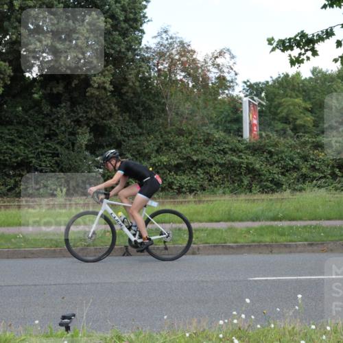 10.08.2025 - GEWOBA Citytriathlon Bremen Yannick Fuchs http://msf.ph/oto/8568555 10.08.2025 13:00:19 Radfahren 652, 665, 803, 848, 983, 1012 meine-sportfotos.de
