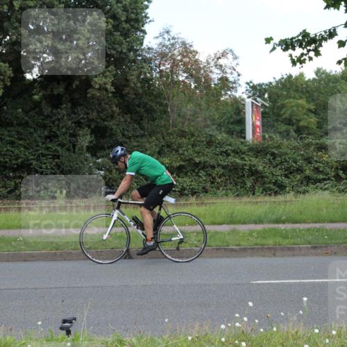 10.08.2025 - GEWOBA Citytriathlon Bremen Yannick Fuchs http://msf.ph/oto/8568556 10.08.2025 13:00:20 Radfahren 652, 665, 803, 848, 983, 1012 meine-sportfotos.de