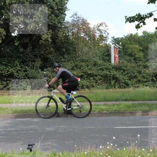 10.08.2025 - GEWOBA Citytriathlon Bremen Yannick Fuchs http://msf.ph/oto/8568559 10.08.2025 13:00:39 Radfahren 581, 613, 785, 1023 meine-sportfotos.de