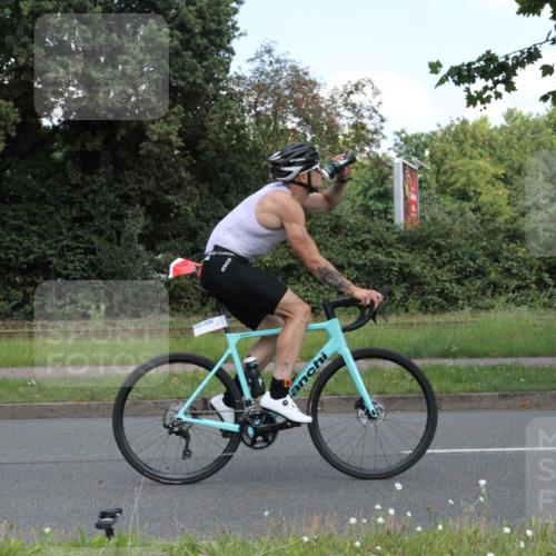 10.08.2025 - GEWOBA Citytriathlon Bremen Yannick Fuchs http://msf.ph/oto/8568579 10.08.2025 13:01:04 Radfahren 646, 669, 677, 684, 713, 837, 862, 926, 944, 1001 meine-sportfotos.de