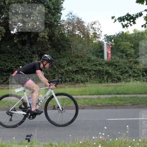 10.08.2025 - GEWOBA Citytriathlon Bremen Yannick Fuchs http://msf.ph/oto/8568587 10.08.2025 13:01:17 Radfahren 713, 829, 837, 926, 944, 1001 meine-sportfotos.de
