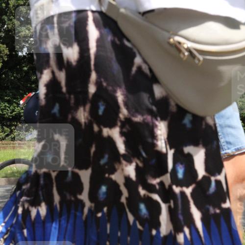 10.08.2025 - GEWOBA Citytriathlon Bremen Yannick Fuchs http://msf.ph/oto/8568593 10.08.2025 13:01:37 Radfahren 608, 663, 703, 716, 754, 800, 816, 819, 828, 851 meine-sportfotos.de