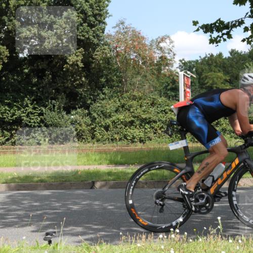 10.08.2025 - GEWOBA Citytriathlon Bremen Yannick Fuchs http://msf.ph/oto/8568598 10.08.2025 13:01:40 Radfahren 608, 663, 703, 716, 754, 800, 816, 819, 828, 851, 923 meine-sportfotos.de