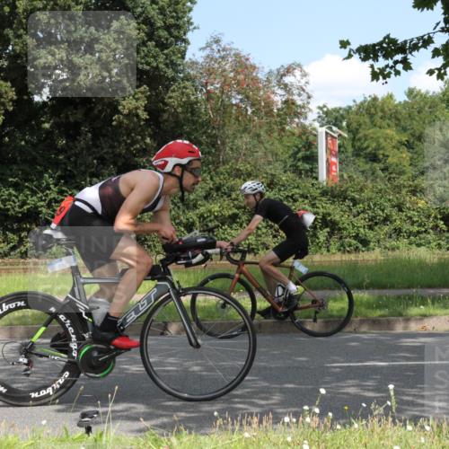 10.08.2025 - GEWOBA Citytriathlon Bremen Yannick Fuchs http://msf.ph/oto/8568620 10.08.2025 13:01:48 Radfahren 586, 608, 663, 703, 716, 754, 819, 828, 842, 851, 923, 953, 964 meine-sportfotos.de