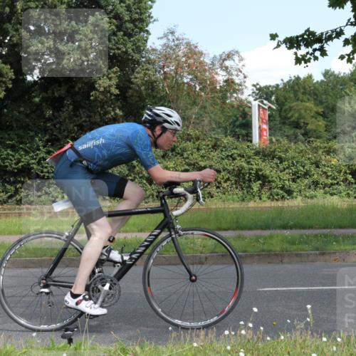10.08.2025 - GEWOBA Citytriathlon Bremen Yannick Fuchs http://msf.ph/oto/8568627 10.08.2025 13:01:58 Radfahren 586, 703, 731, 828, 842, 923, 953, 964, 1011 meine-sportfotos.de