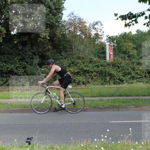 10.08.2025 - GEWOBA Citytriathlon Bremen Yannick Fuchs http://msf.ph/oto/8568632 10.08.2025 13:02:10 Radfahren 586, 731, 842, 1011 meine-sportfotos.de