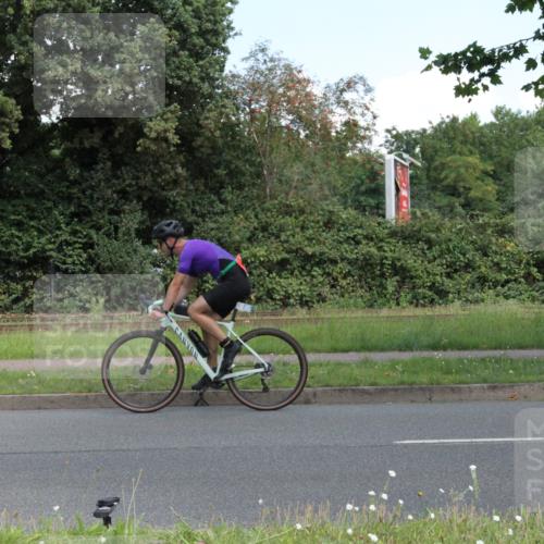 10.08.2025 - GEWOBA Citytriathlon Bremen Yannick Fuchs http://msf.ph/oto/8568633 10.08.2025 13:02:12 Radfahren 731, 771, 1011 meine-sportfotos.de