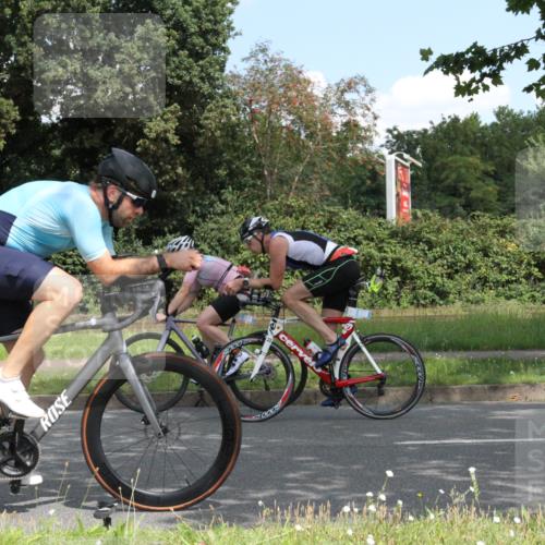 10.08.2025 - GEWOBA Citytriathlon Bremen Yannick Fuchs http://msf.ph/oto/8568635 10.08.2025 13:02:25 Radfahren 607, 771, 955 meine-sportfotos.de