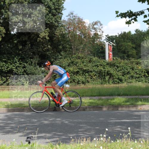 10.08.2025 - GEWOBA Citytriathlon Bremen Yannick Fuchs http://msf.ph/oto/8568637 10.08.2025 13:02:27 Radfahren 607, 647, 771, 955 meine-sportfotos.de