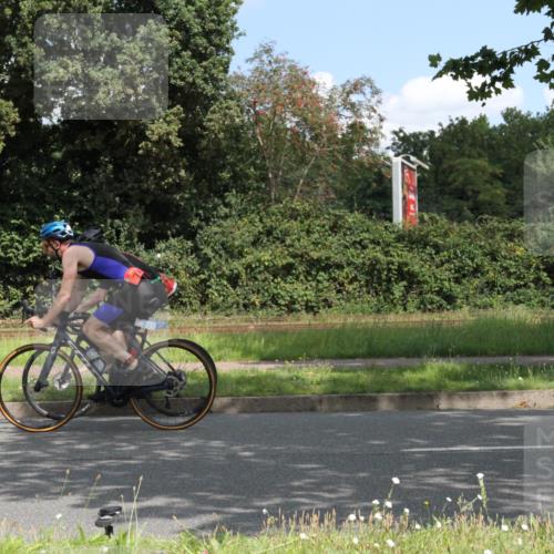 10.08.2025 - GEWOBA Citytriathlon Bremen Yannick Fuchs http://msf.ph/oto/8568639 10.08.2025 13:02:28 Radfahren 607, 647, 771, 955 meine-sportfotos.de