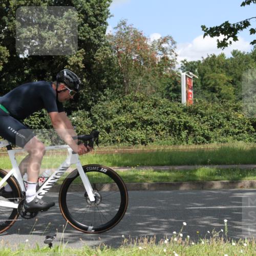 10.08.2025 - GEWOBA Citytriathlon Bremen Yannick Fuchs http://msf.ph/oto/8568667 10.08.2025 13:02:41 Radfahren 647, 661, 712, 911, 955 meine-sportfotos.de