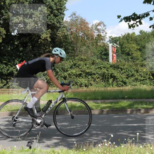 10.08.2025 - GEWOBA Citytriathlon Bremen Yannick Fuchs http://msf.ph/oto/8568672 10.08.2025 13:02:48 Radfahren 647, 661, 712, 911, 955, 1020 meine-sportfotos.de