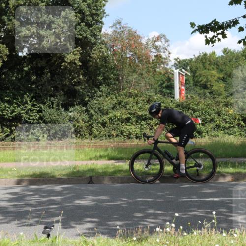 10.08.2025 - GEWOBA Citytriathlon Bremen Yannick Fuchs http://msf.ph/oto/8568674 10.08.2025 13:02:49 Radfahren 647, 661, 712, 911, 955, 1020 meine-sportfotos.de