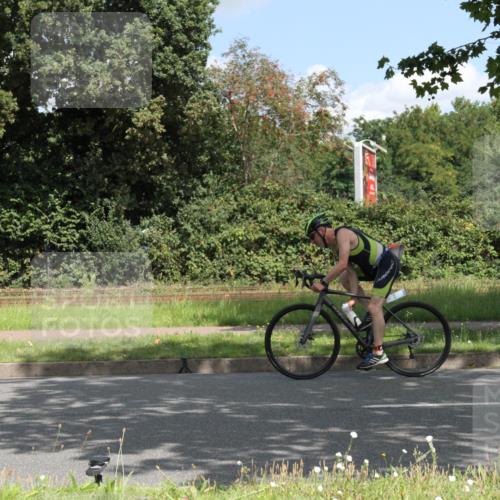 10.08.2025 - GEWOBA Citytriathlon Bremen Yannick Fuchs http://msf.ph/oto/8568678 10.08.2025 13:02:54 Radfahren 661, 668, 712, 911, 1020 meine-sportfotos.de