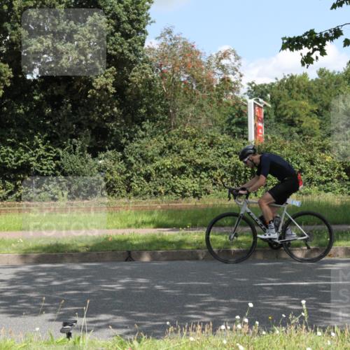 10.08.2025 - GEWOBA Citytriathlon Bremen Yannick Fuchs http://msf.ph/oto/8568684 10.08.2025 13:02:58 Radfahren 668, 693, 911, 945, 1020 meine-sportfotos.de