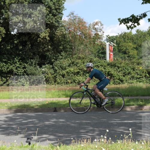 10.08.2025 - GEWOBA Citytriathlon Bremen Yannick Fuchs http://msf.ph/oto/8568686 10.08.2025 13:02:59 Radfahren 668, 693, 911, 945, 1020 meine-sportfotos.de