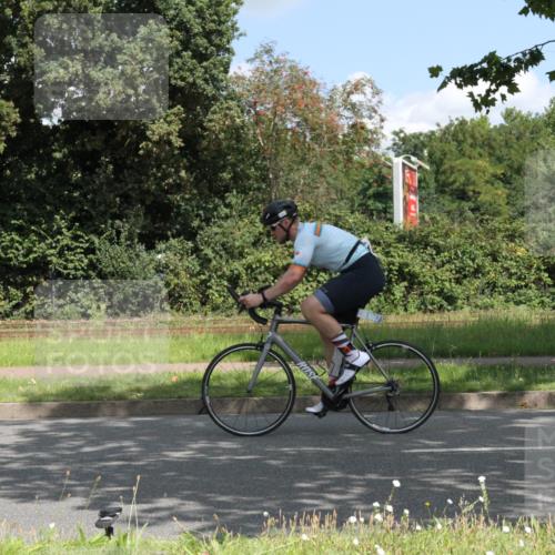 10.08.2025 - GEWOBA Citytriathlon Bremen Yannick Fuchs http://msf.ph/oto/8568688 10.08.2025 13:03:00 Radfahren 668, 693, 945, 1020 meine-sportfotos.de