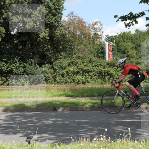 10.08.2025 - GEWOBA Citytriathlon Bremen Yannick Fuchs http://msf.ph/oto/8568689 10.08.2025 13:03:01 Radfahren 668, 693, 945, 1020 meine-sportfotos.de