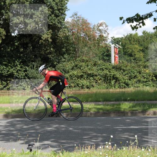 10.08.2025 - GEWOBA Citytriathlon Bremen Yannick Fuchs http://msf.ph/oto/8568690 10.08.2025 13:03:01 Radfahren 668, 693, 945, 1020 meine-sportfotos.de