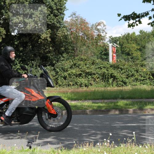 10.08.2025 - GEWOBA Citytriathlon Bremen Yannick Fuchs http://msf.ph/oto/8568697 10.08.2025 13:03:07 Radfahren 651, 668, 693, 898, 945, 1020 meine-sportfotos.de