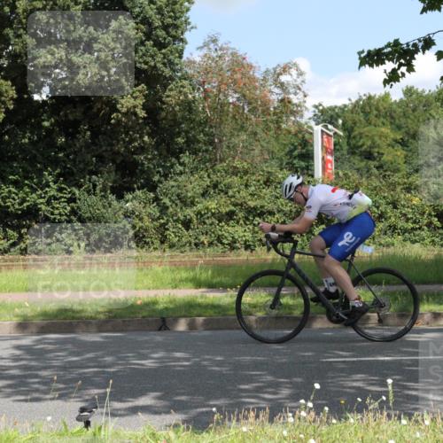 10.08.2025 - GEWOBA Citytriathlon Bremen Yannick Fuchs http://msf.ph/oto/8568701 10.08.2025 13:03:13 Radfahren 633, 651, 668, 693, 727, 748, 898, 945, 954 meine-sportfotos.de